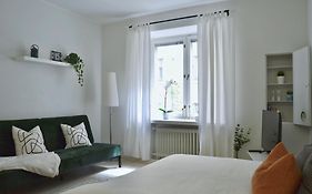Modern And Bright Studio With Top Location
